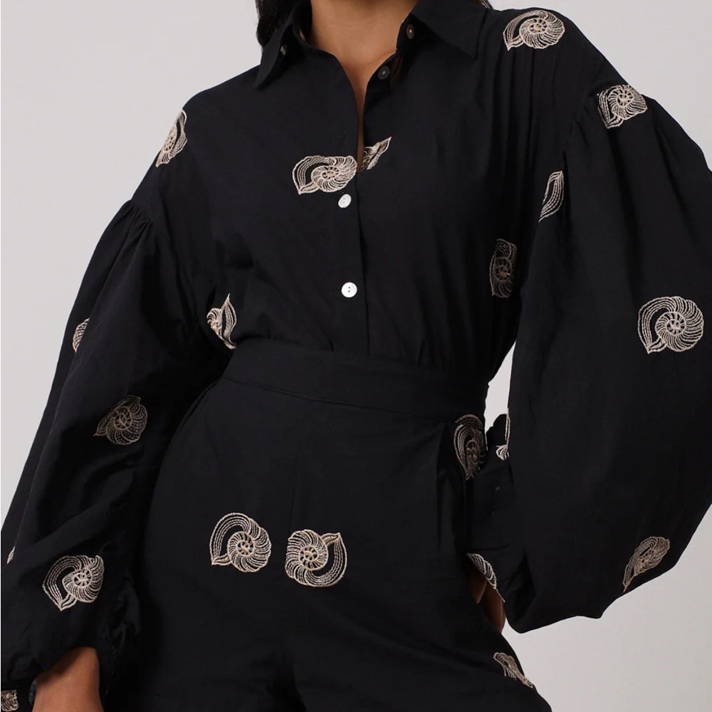 Vita Grace “Avia” Cotton Embroidered Shirt in Black - Picture 4 of 14